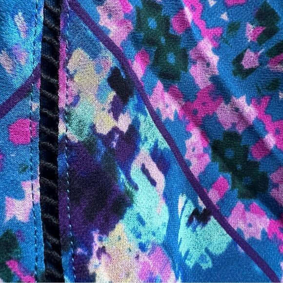 ASTR the Label Blue and Pink Geometric Handkerchief Midi Dress Womens size Small - Picture 5 of 10